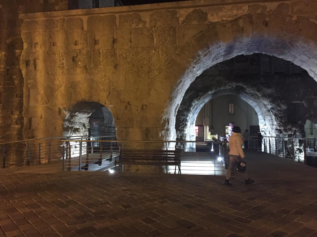 Palu Vacanze: Cuore Del Centro Storico Aosta Exterior photo