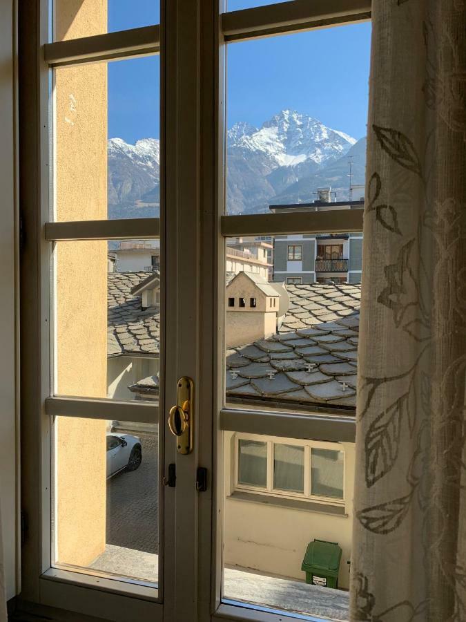 Palu Vacanze: Cuore Del Centro Storico Aosta Exterior photo